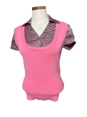 Suéter de Seda Geométrico Y2K Bebe Top Rosa Oficina Sirena Preppy Mediano Usado en Excelente Condición Foto 1 de 4