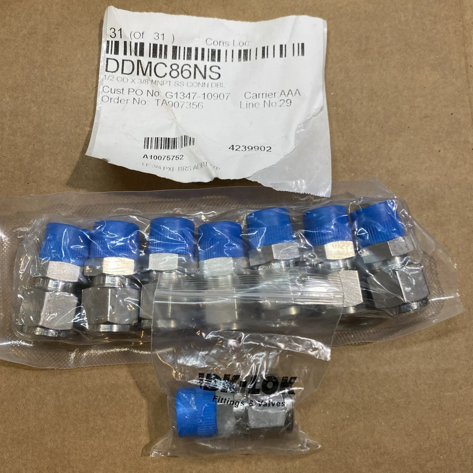 DK-LOK DDMC86NS 1/2od X 3/8mpt SS Connector Lot Of 8 - Image 1 of 1
