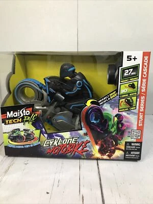 Maisto CYKLONE Motorbike Black And Blue 82321 Remote Controlled Bike With A Belt - Image 1 of 4