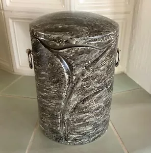 Urna naturalny materiał szaro-biały - Zdjęcie 1 z 1