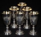 SILBER STERLING WEINKELCH BECHER RELIEF WEINREBEN VERGOLDET 6STÜCK ENGLAND 20.JH