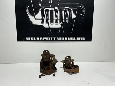 Jeep TJ Wrangler 4.0 Motor Engine Mounting Brackets 2000-2006 PAIR OEM CC 37 - Image 1 of 4