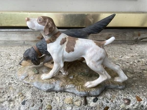 VINTAGE MASTERPIECE PORCELAIN "THE HUNTERS" BIRD DOGS SIGNED FIGURINE - Picture 1 of 10