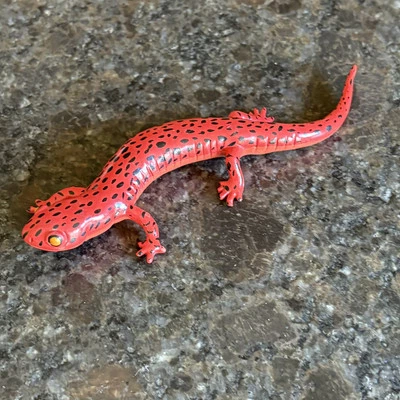 Figura retirada del acuario Red Salamander Safari Ltd. Tennessee Foto 1 de 4