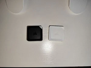 2xCorsair iCUE LINK-Hub (black/white) - Bild 1 von 1