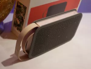 B&O Bang and Olufsen Beoplay A2 Altoparlante bluetooth portatile grigio attivo (445) - Foto 1 di 23
