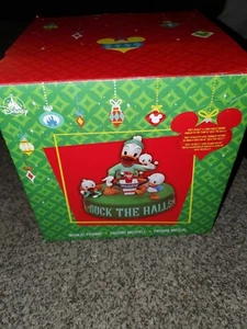 Disney Parks Christmas Donald Duck & Nephews Musical Holiday Figure NIB - Picture 1 of 5