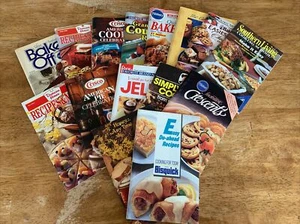 Pillsbury Classic Cookbooks Lot 15 Vintage Booklet Recipes Duncan Crisco Jello - Foto 1 di 1