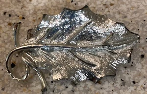 Vintage Silvertone Leaf Lapel Pin Brooch - Picture 1 of 2