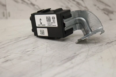 17-22 INFINITI Q50 Q60 GATEWAY CONTROLLER MODULE OEM 284T1-6HH0C - Image 1 of 4