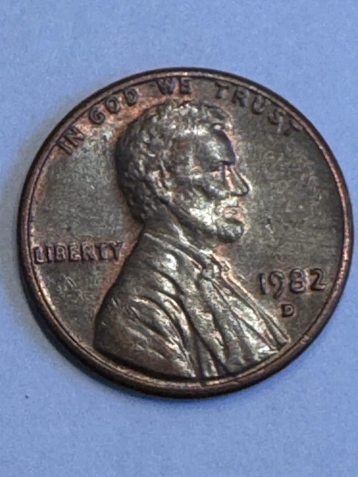 1982-D Lincoln Penny Small Date 1C Off-Center Rotated Die Error Transition Coin - Image 1 of 4