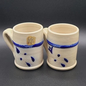 Juego de 2 tazas Williamsburg Pottery esmaltadas con sal pequeñas estilo taberna azul - Imagen 1 de 6