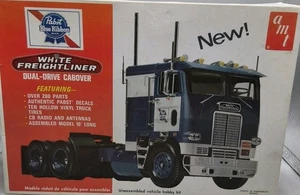 Vintage 1977 AMT Pabst PBR White Freightliner T555 Model - Bild 1 von 2