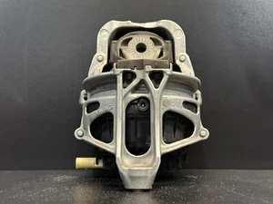 GENUINE AUDI ENGINE MOUNT Q7 Q5 LEFT N/S 782215147917 - Picture 1 of 4