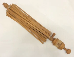 Enrollador giratorio de hilo grande estilo paraguas de madera vintage con abrazadera (RF-FR15) - Imagen 1 de 9