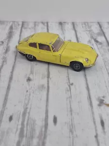Corgi Toys, V12 JAGUAR E TYPE 2+2 Made in Great Britain WHIZZWHEELS - Picture 1 of 8