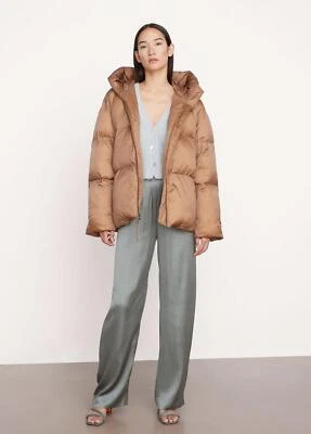 Vince para mujer. Chaqueta acolchada de plumón color moca Foto 1 de 4