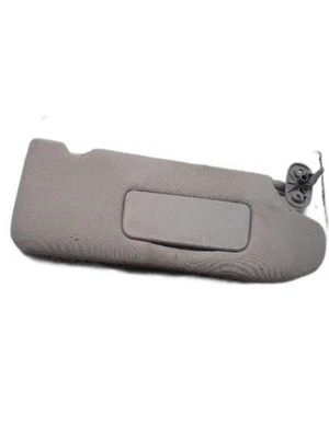 乘客右遮阳板无照明 适合 04-09 GALANT 1179930 — 第 1/4 张图片