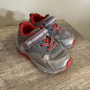 Stride Rite Made 2 Play Sneakers Size 5.5 W Infant Gray Red Silver - Picture 1 of 7