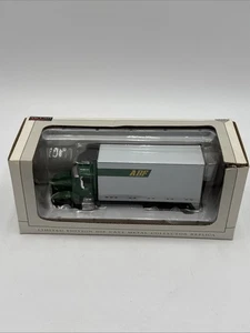 Peterbilt 385 Straight Truck Van Box ABF CARGO 1:64 Spec-Cast RARE NIB - Bild 1 von 12