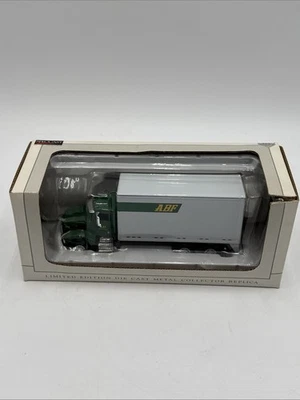 Peterbilt 385 Straight Truck Van Box ABF FREIGHT 1:64 Spec-Cast RARE NIB - Image 1 of 4