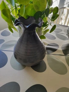 Flutter Vase - Picture 1 of 2