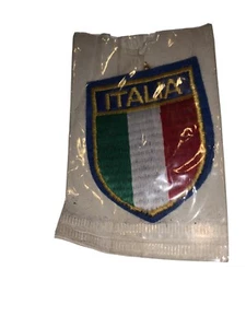 Bandiera Paese ITALIA con bordo ORO SCUDO RICAMATO FERRO SU TOPPA STEMMA DISTINTIVO - Foto 1 di 3