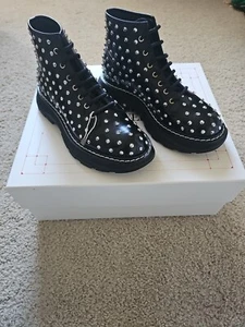 Alexander McQueen Studded Leather Ankle Boots Size 38 Black - Picture 1 of 11