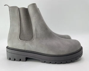 Soda Pilot Lug Sole Low Heel Chelsea Fashion Ankle Booties Size 9 EUC - Picture 1 of 11