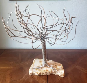 Grande albero scultura moderno in filo d'argento su bellissima base in quarzo - Foto 1 di 22