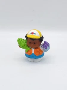 Fisher Price Little People 2007 pescador afroamericano con pescado_L cuatro - Imagen 1 de 7