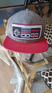 Cappello Baseball Retro Anni 90 Nintendo Gaming Controller Cinghia Regolabile - Foto 1 di 3