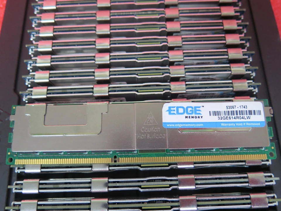 EDGE Memory 32GB (1X32GB) PC3L10600L DDR3 240-Pin PE234515 32GE614R04LW - Image 1 of 1