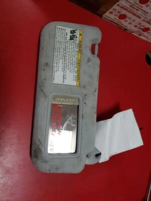 乘客遮阳板照明适合 10-12 LEXUS HS250H 85105 — 第 1/4 张图片