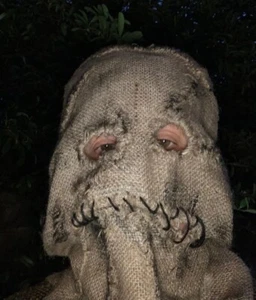 BATMAN Scarecrow Mask With ID Badge and Decorative Noose. Superhero. Villain. - Picture 1 of 7