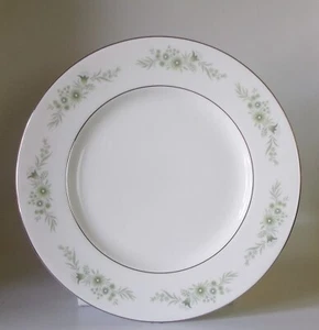 WEDGWOOD  WESTBURY R4410  DINNER PLATE - IMMACULATE - Picture 1 of 2