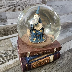 Crystal Visions Spieluhr Zauberer auf Büchern Glitzerkugel 1994 Marjorie Sarnat - Bild 1 von 11