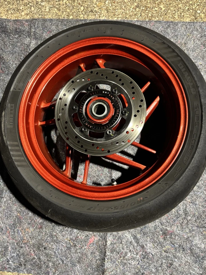 Ducati 959 2016 rueda trasera y neumático completo con rotor de disco OEM 2016-2019 nuevo Foto 1 de 2