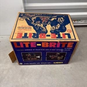 Vintage Original Hasbro Lite Brite 1967 mit Originalkarton und mehreren Heringen - Bild 1 von 1