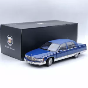 GM 1:18 Cadillac Fleetwood Sedan 1993 Blue Diecast Model Car Edition Collection - Picture 1 of 10