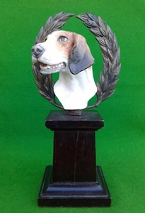 ALBANY CHINA FOXHOUND BUST ON WOODEN PLINTH. - Picture 1 of 12