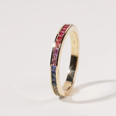 Anillo de media eternidad de diamantes con zafiro arco iris canal de oro de 9 k corte cuadrado talla 5,75 Foto 1 de 4