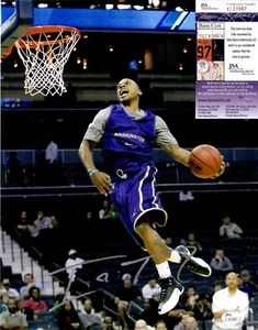 Isaiah Thomas signiertes 11x14 Foto mit JSA COA #U31987 Washington Huskies LA Lakers - Bild 1 von 2