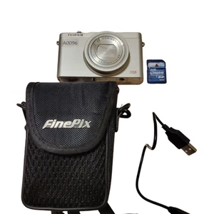 Fujifilm X Series XQ1 Silver 12.0MP 4x Zoom Compact Digital Camera From Japan - Picture 1 of 10