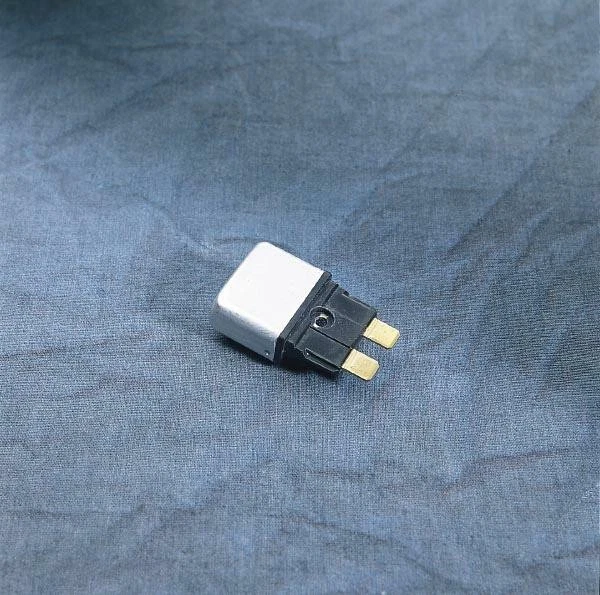 Drag Specialties Circuit Breaker Dual-Spade Style - 15A DS-325649 - Image 1 of 1