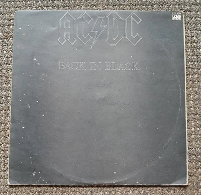 AC/DC SUPERB RARE Zimbabwe Pressing, Back in Black, Maiden Sabbath Metallica Dio - Image 1 of 4