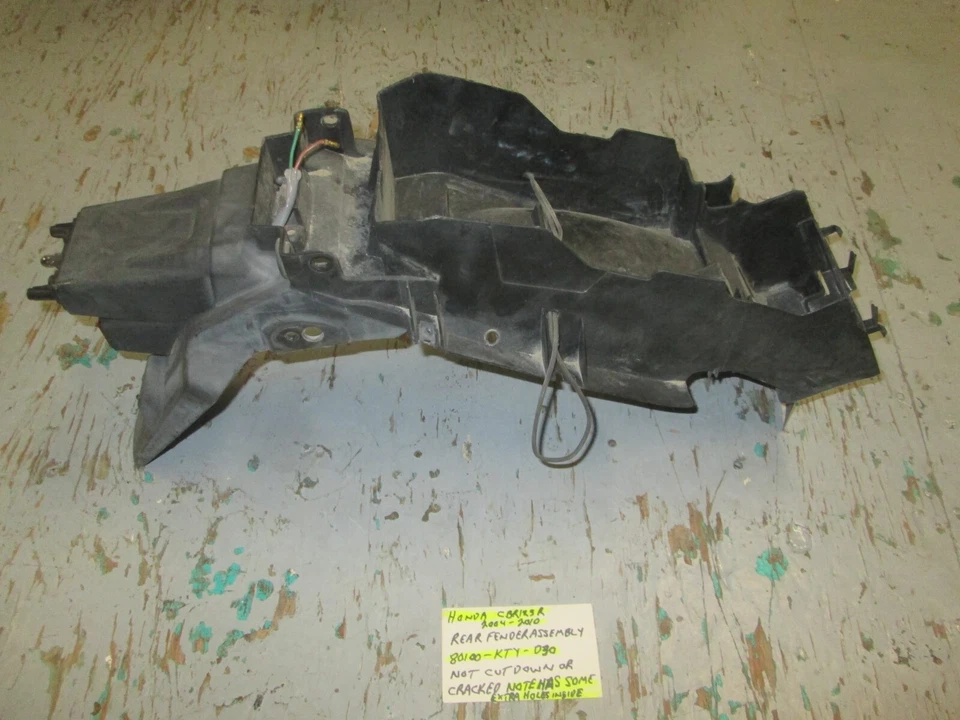 MONTAJE GUARDABARROS TRASERO HONDA CBR125R 2004-2010 80100-KTY-D30 BUEN ESTADO Foto 1 de 4