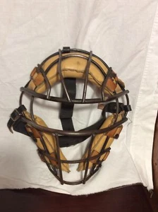 Vintage Catchers Maske mit Kopfriemen geschnallt auf Metall genäht Leder Primitive - Bild 1 von 5