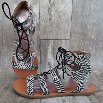 dv Gladiator Sandal Flat Black & White Tribal Print Size 8.5 Dolce Vita - Image 1 of 4