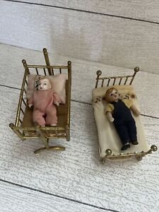 Vintage Dollhouse brass Mini Nursery Furniture Rocking Crib Toddler Bed & Dolls